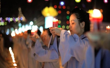 Người Phật tử sống như thế nào mới đúng